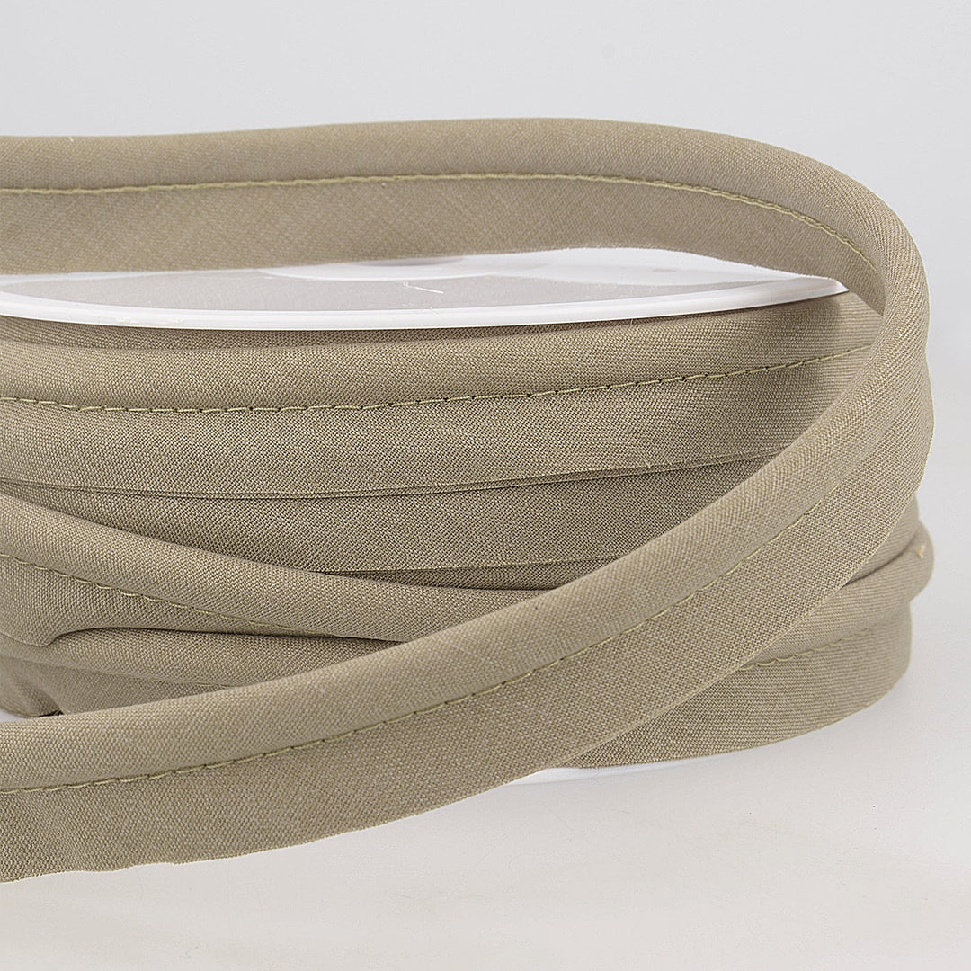 AHANDMAKER 10 Yards 11 mm Bianco/Oro Cord-Edge Piping bias, Piping Trim con Cordoncino Twisted Lip Cord Trim, per Cucire Abbigliamento Cuscini Lampade Tendaggi AHANDMAKER 10 Yards 11 mm Bianco/Oro Cord-Edge Piping bias, Piping Trim con Cordoncino Twisted Lip Cord Trim, per Cucire Abbigliamento Cuscini Lampade Tendaggi