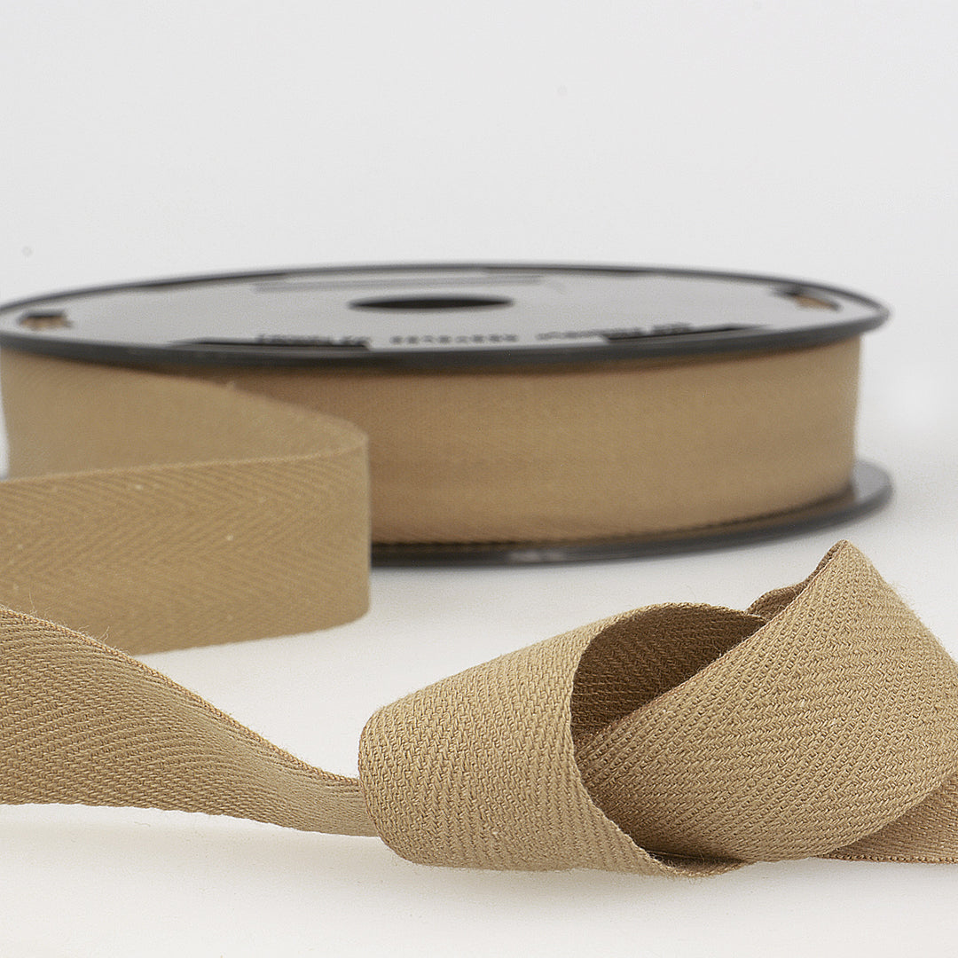 Cotton Herringbone Webbing Twill Tape: 25 mm/40mm wide. Sold per metre